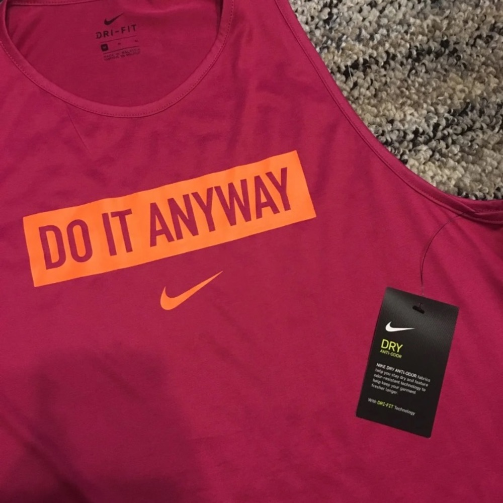 Nike - Picture 2 of 2
